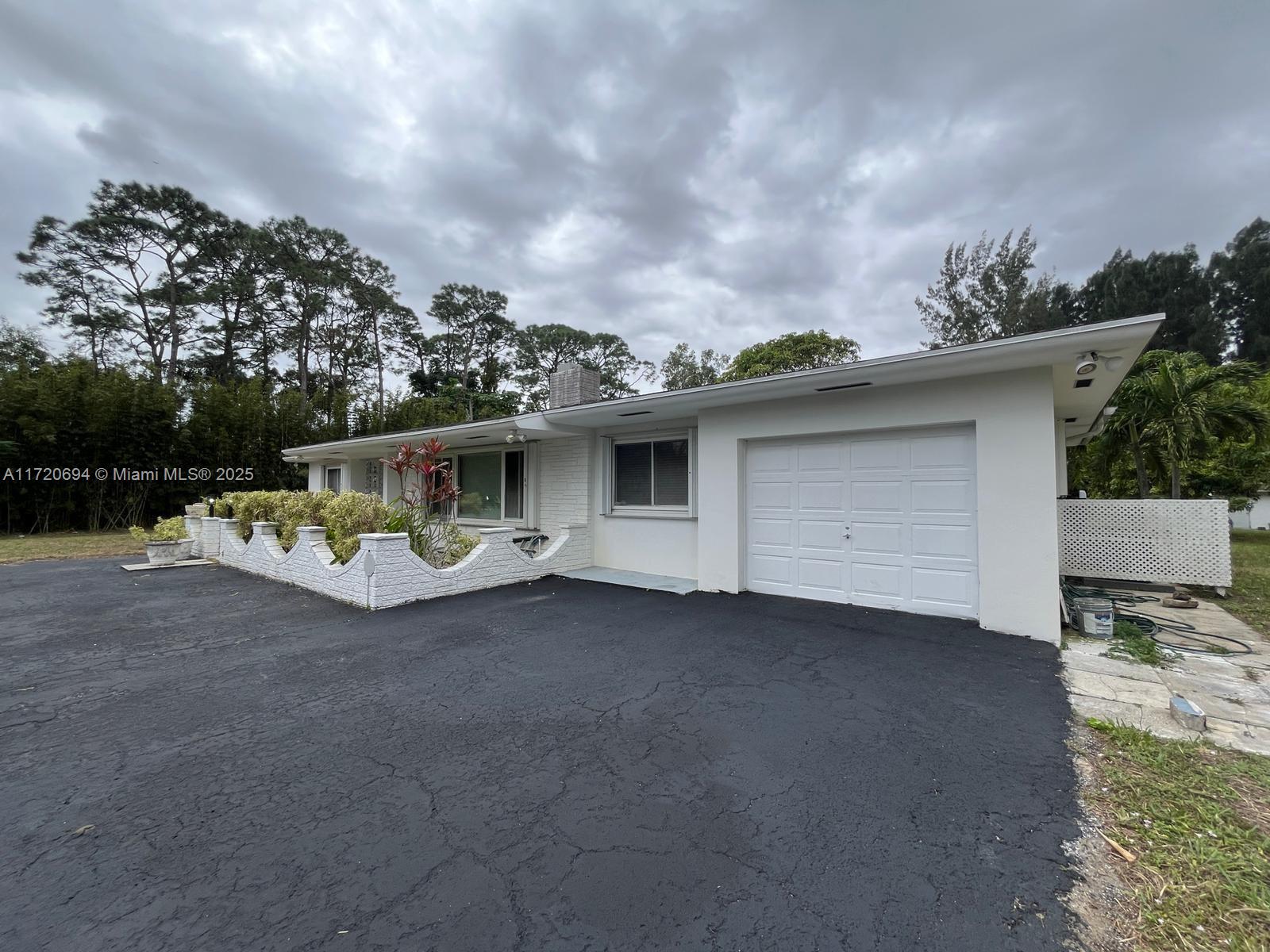 SQUARE LAKE - Residential Lease