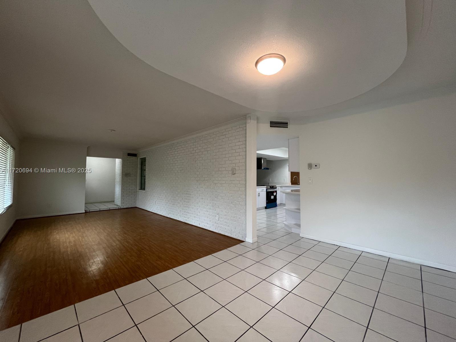 SQUARE LAKE - Residential Lease