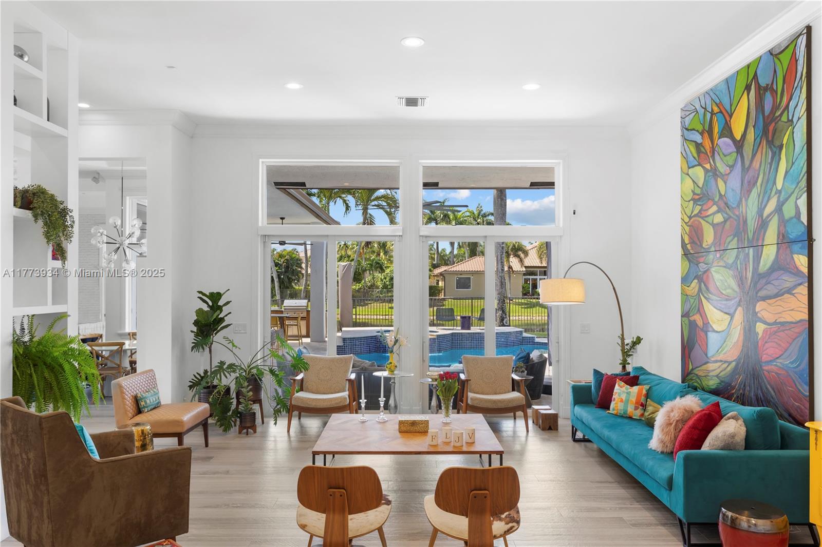 2512 Montclaire Cir
