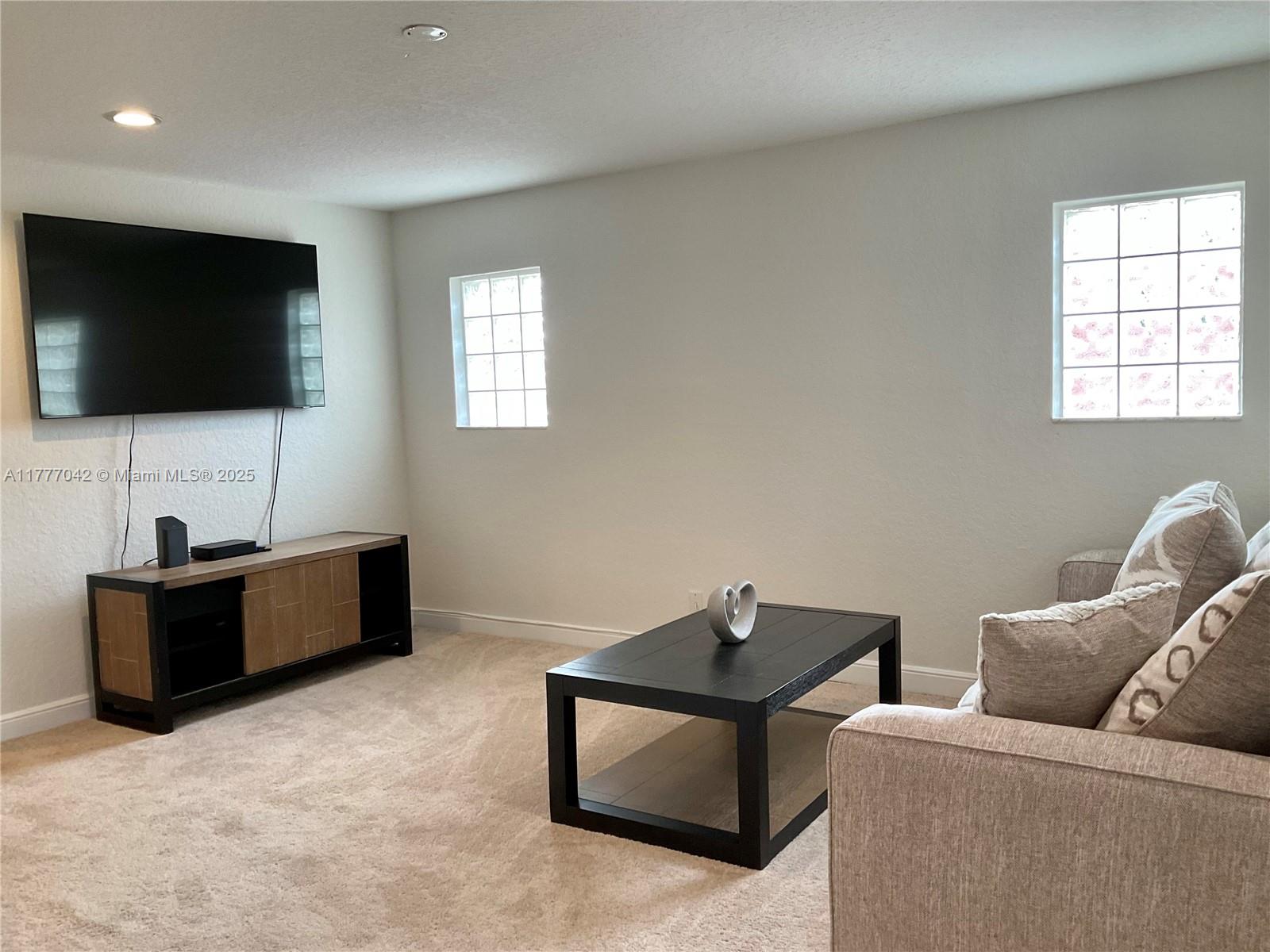 IBIS GOLF AND COUNTRY CLU - Residential Lease
