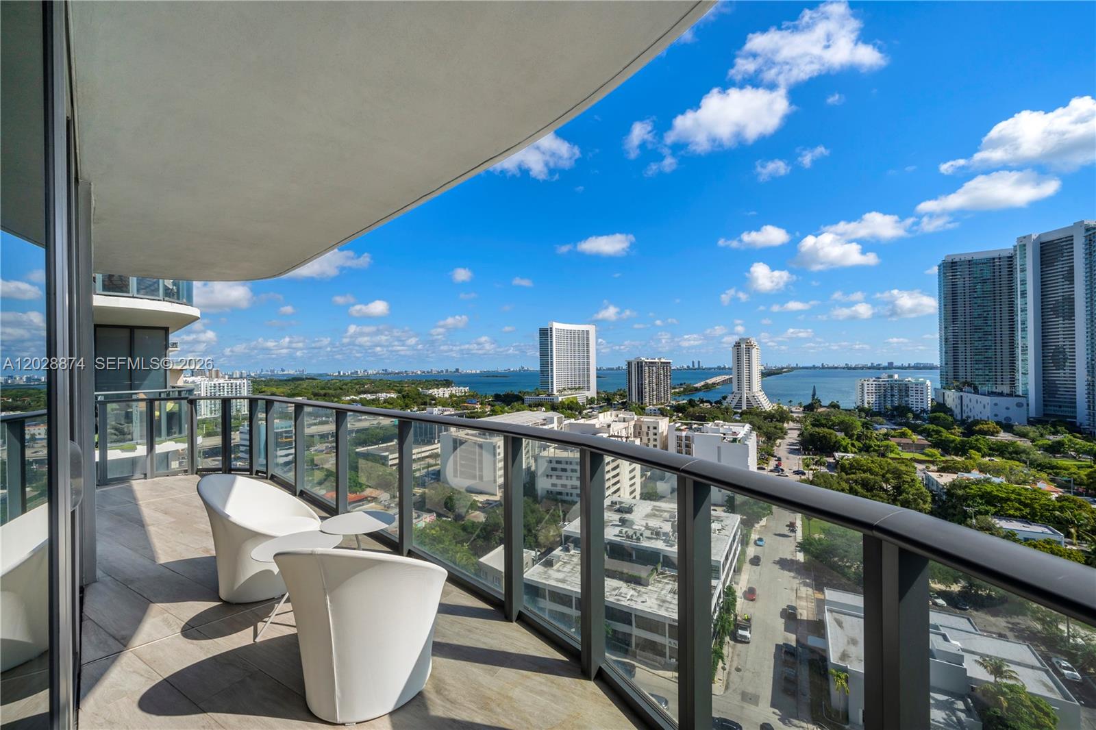 121 NE 34th St 1704