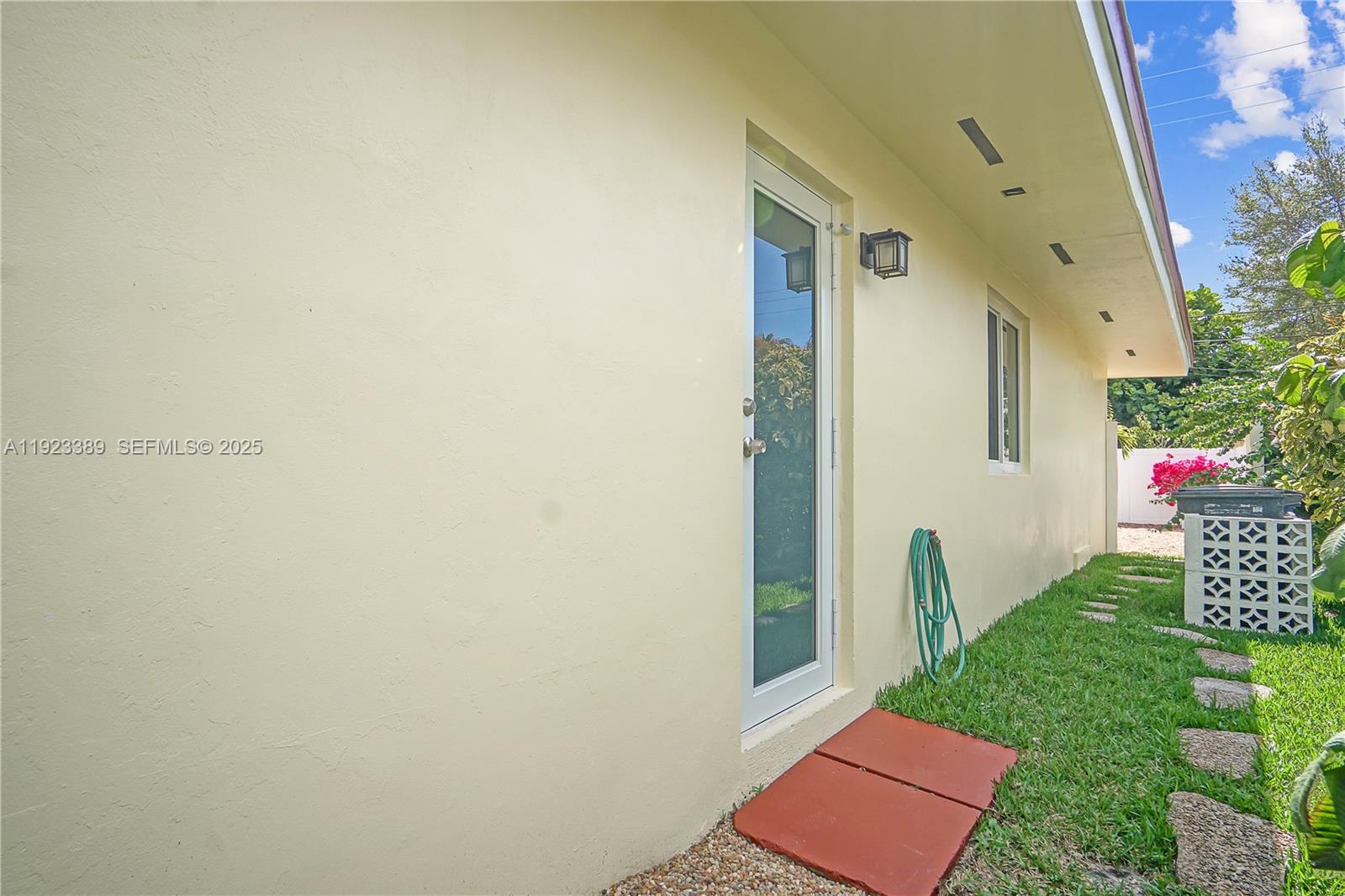 CORAL GABLES SEC B - Residential Lease