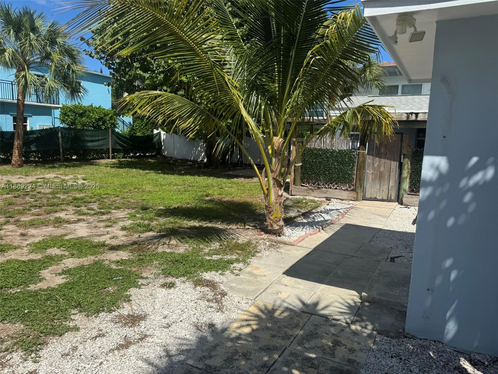PALM BEACH SHORES - Residential Income