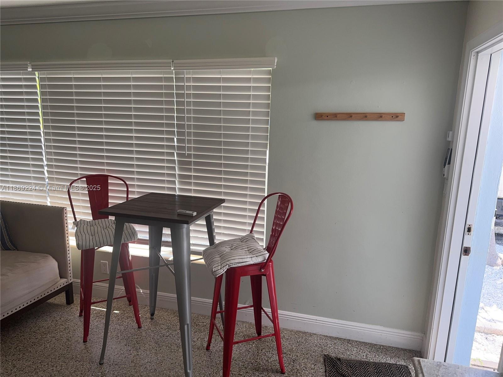 PALM BEACH SHORES - Residential Income