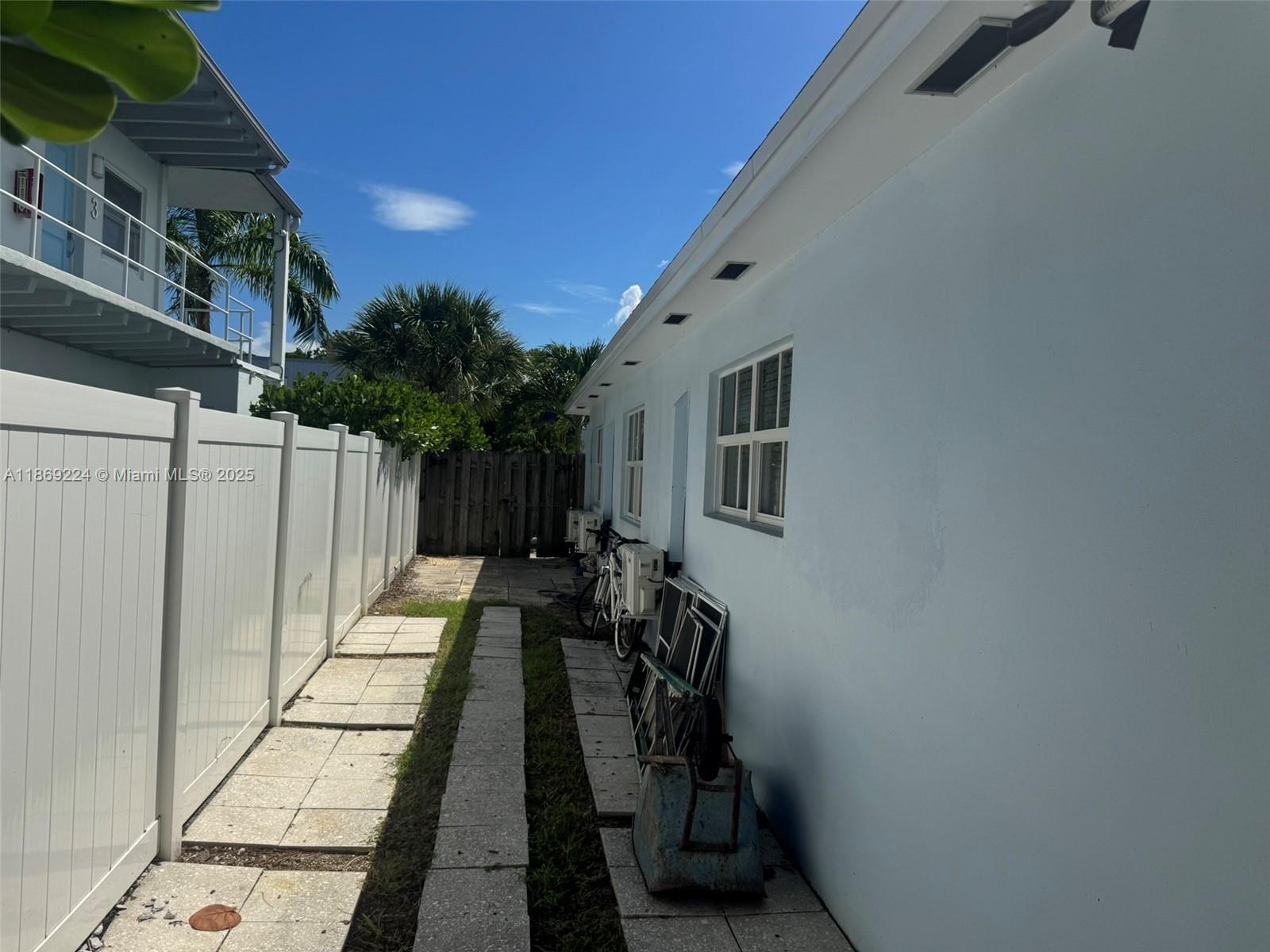 PALM BEACH SHORES - Residential Income