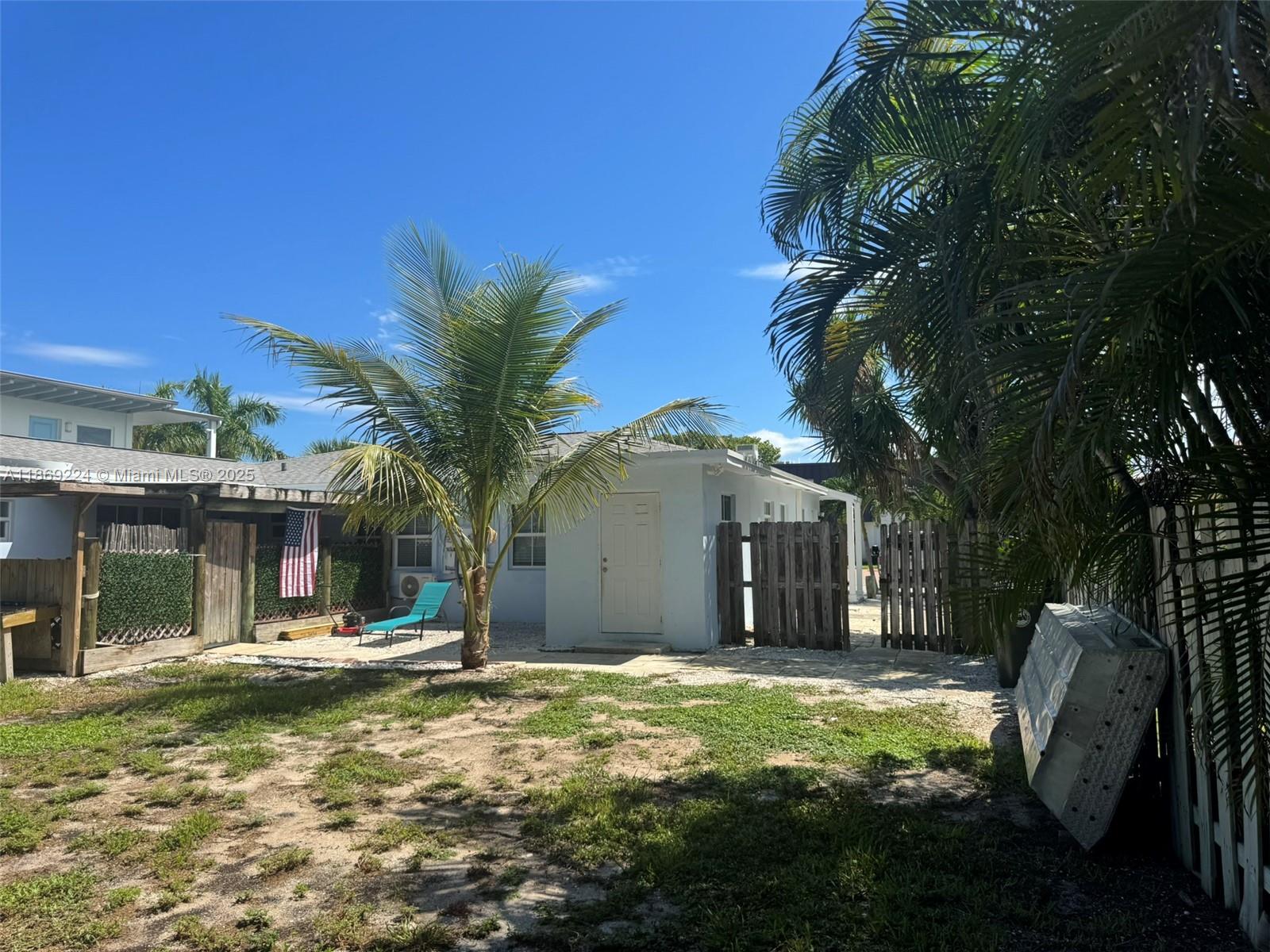 PALM BEACH SHORES - Residential Income