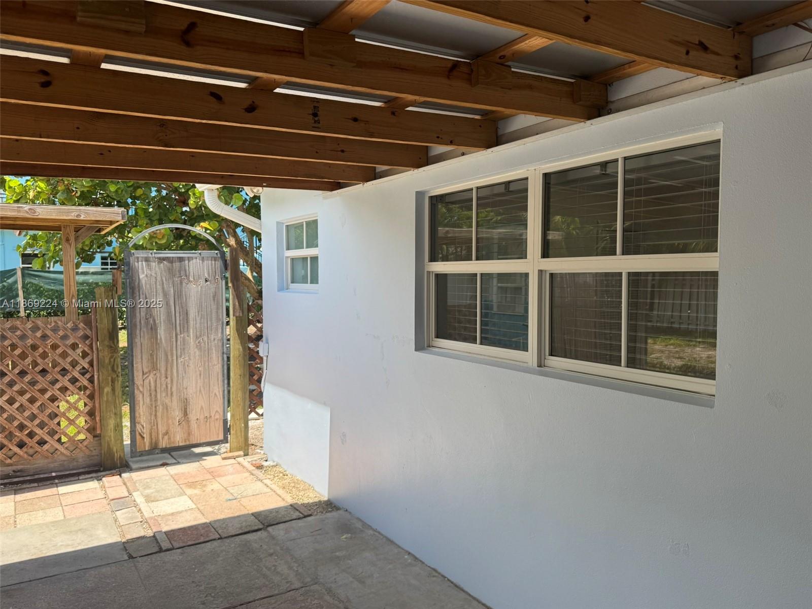 PALM BEACH SHORES - Residential Income