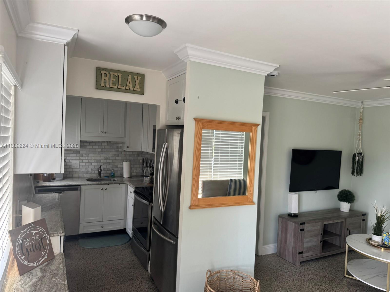 PALM BEACH SHORES - Residential Income