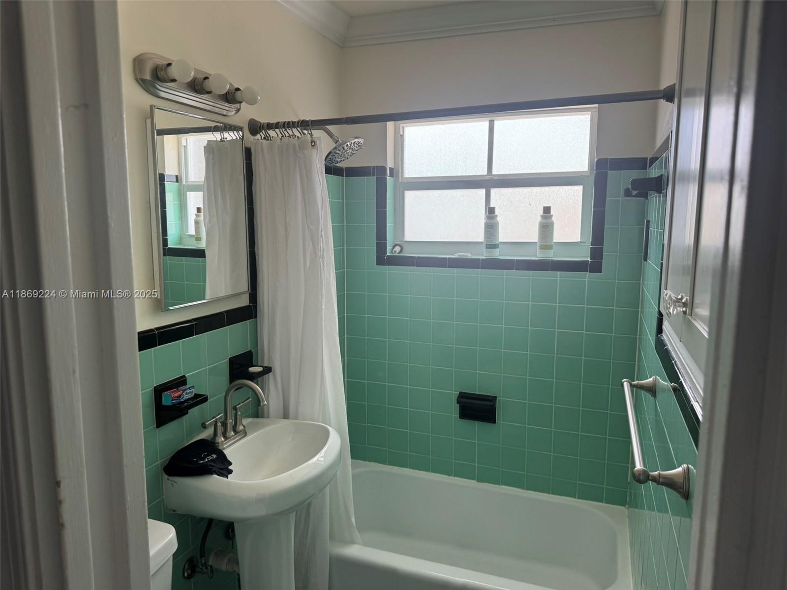 PALM BEACH SHORES - Residential Income