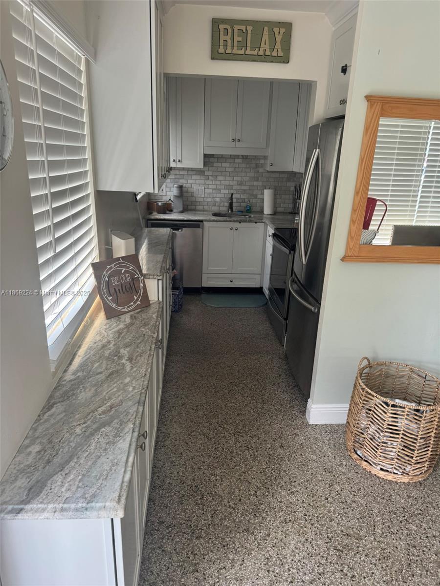 PALM BEACH SHORES - Residential Income