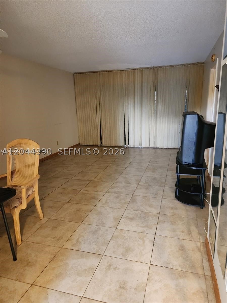 5750 NW 64th Ave 303, Tamarac, FL, 33319/$1,500 2 5750 NW 64th Ave 303