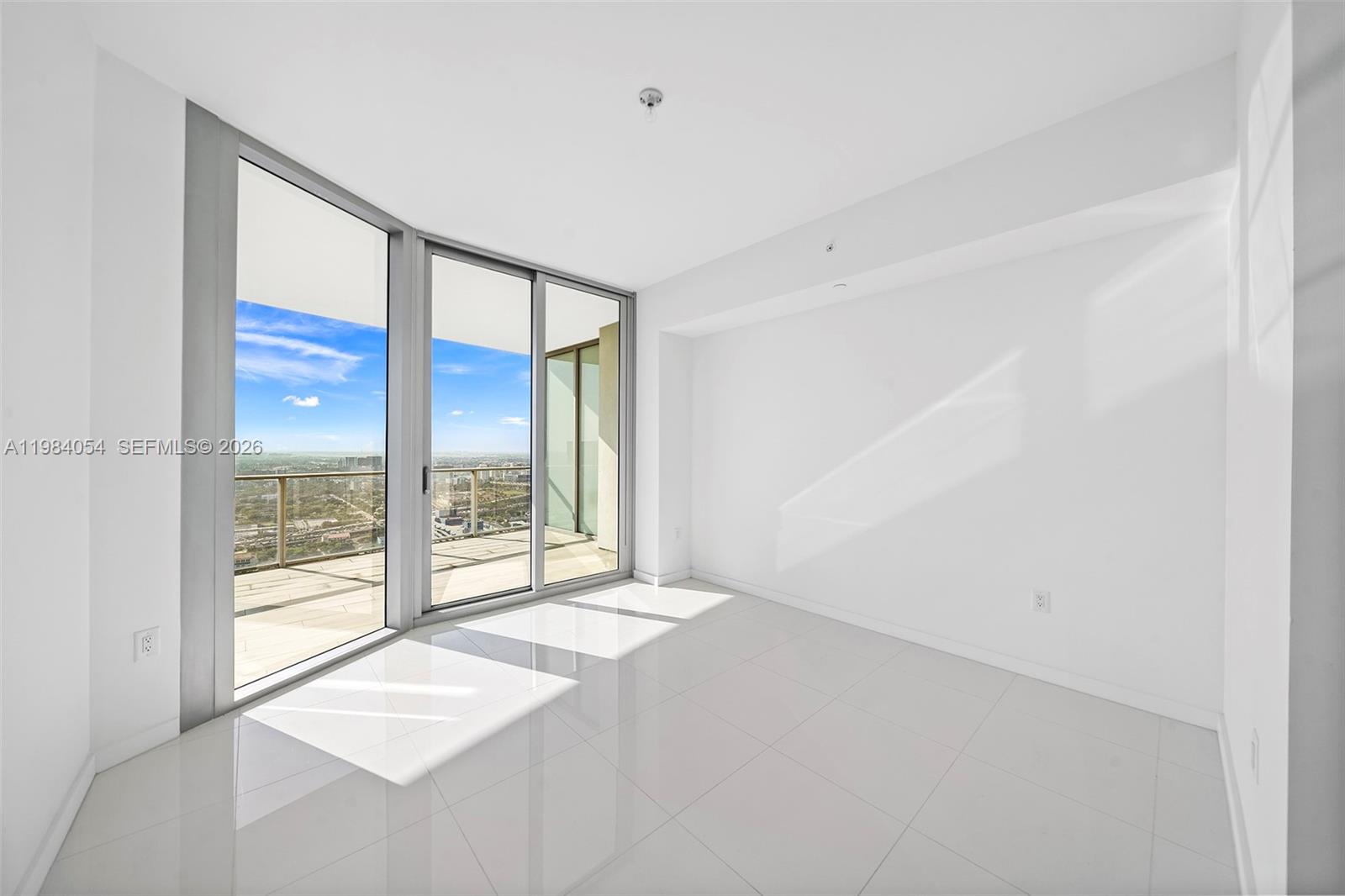 PARAMOUNT MIAMI WORLDCENT - Residential