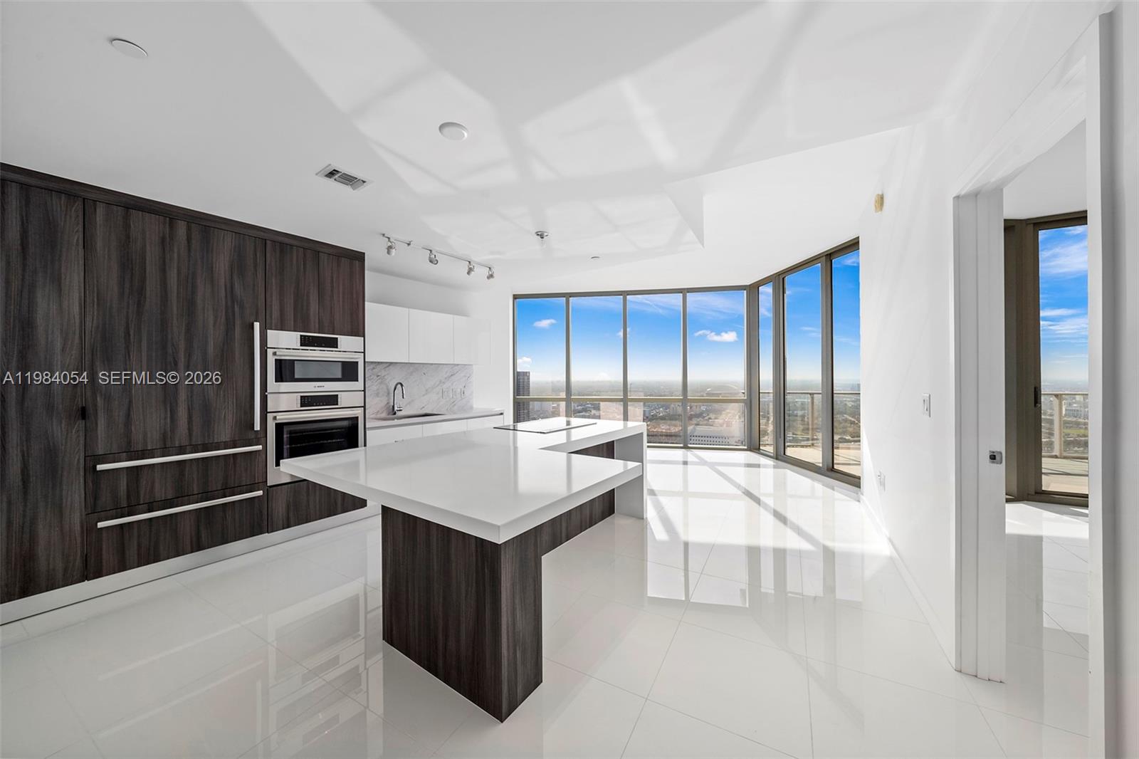 PARAMOUNT MIAMI WORLDCENT - Residential