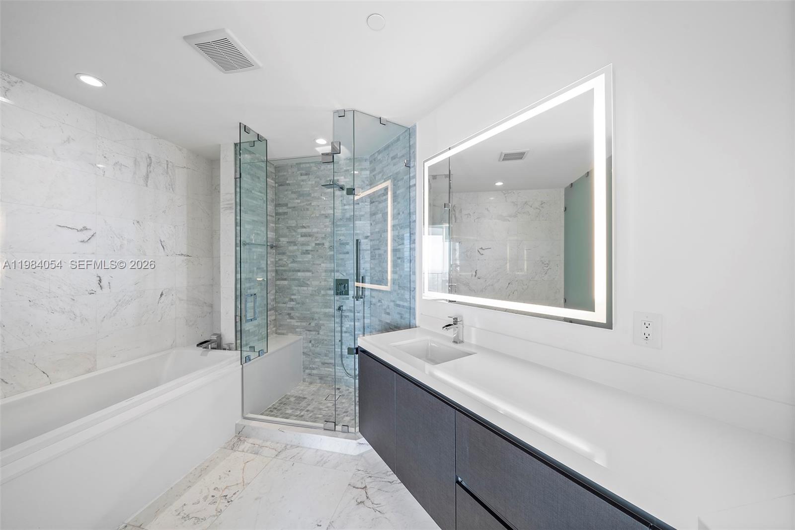 PARAMOUNT MIAMI WORLDCENT - Residential