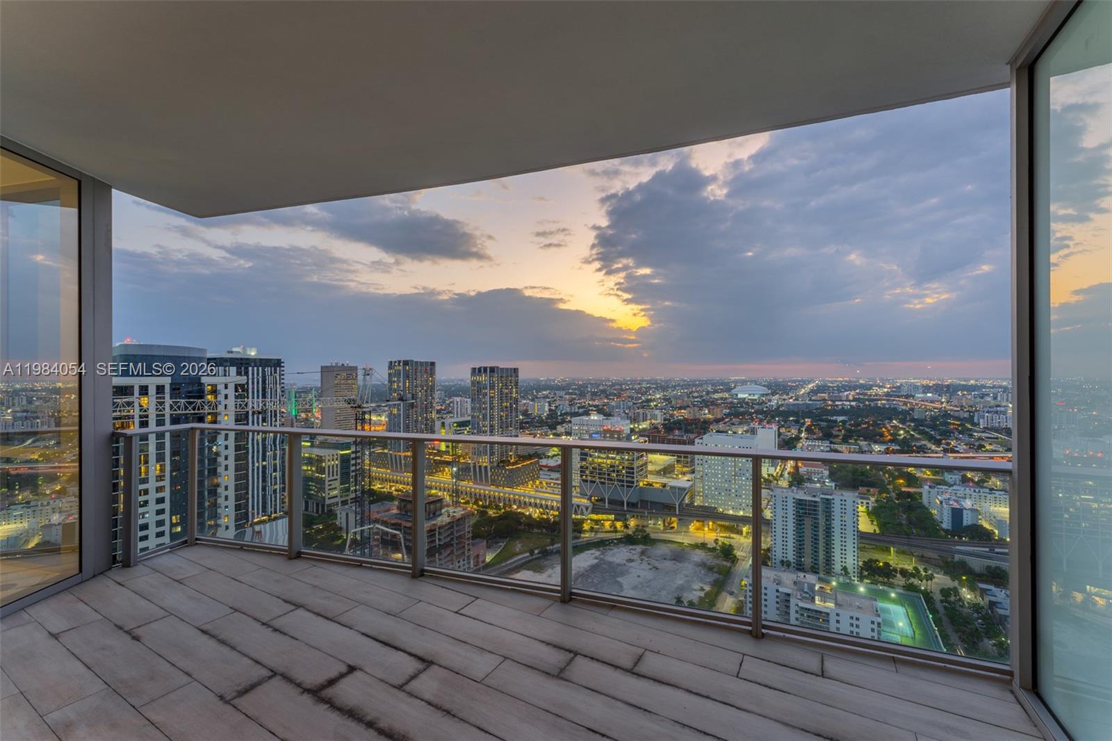 PARAMOUNT MIAMI WORLDCENT - Residential