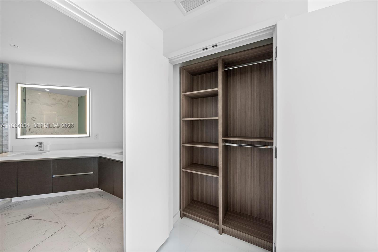 PARAMOUNT MIAMI WORLDCENT - Residential