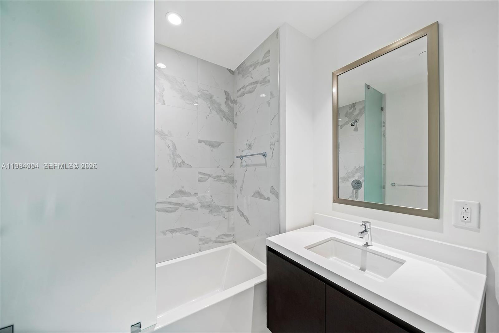 PARAMOUNT MIAMI WORLDCENT - Residential