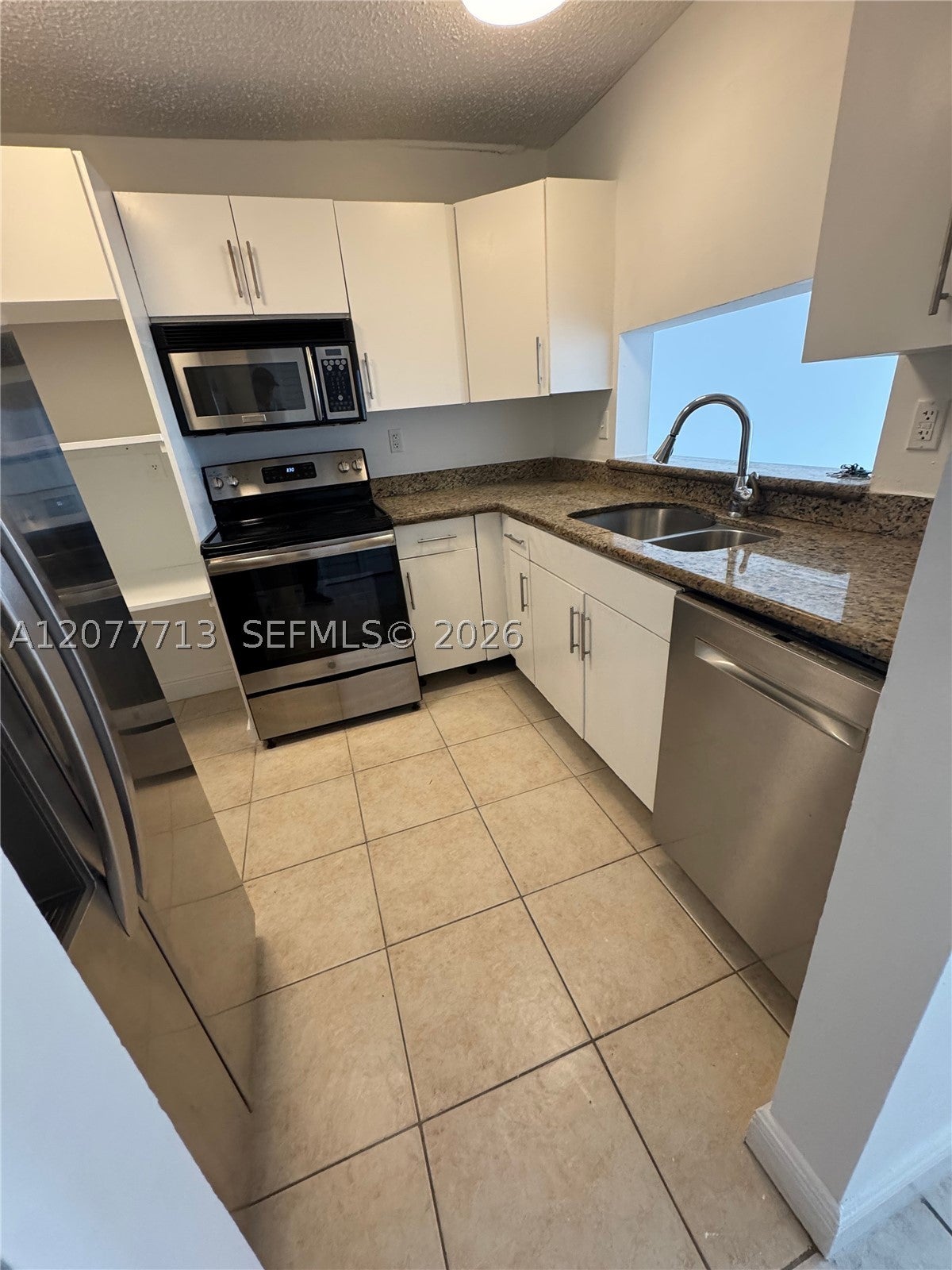 488 NW 165th St Rd B-412