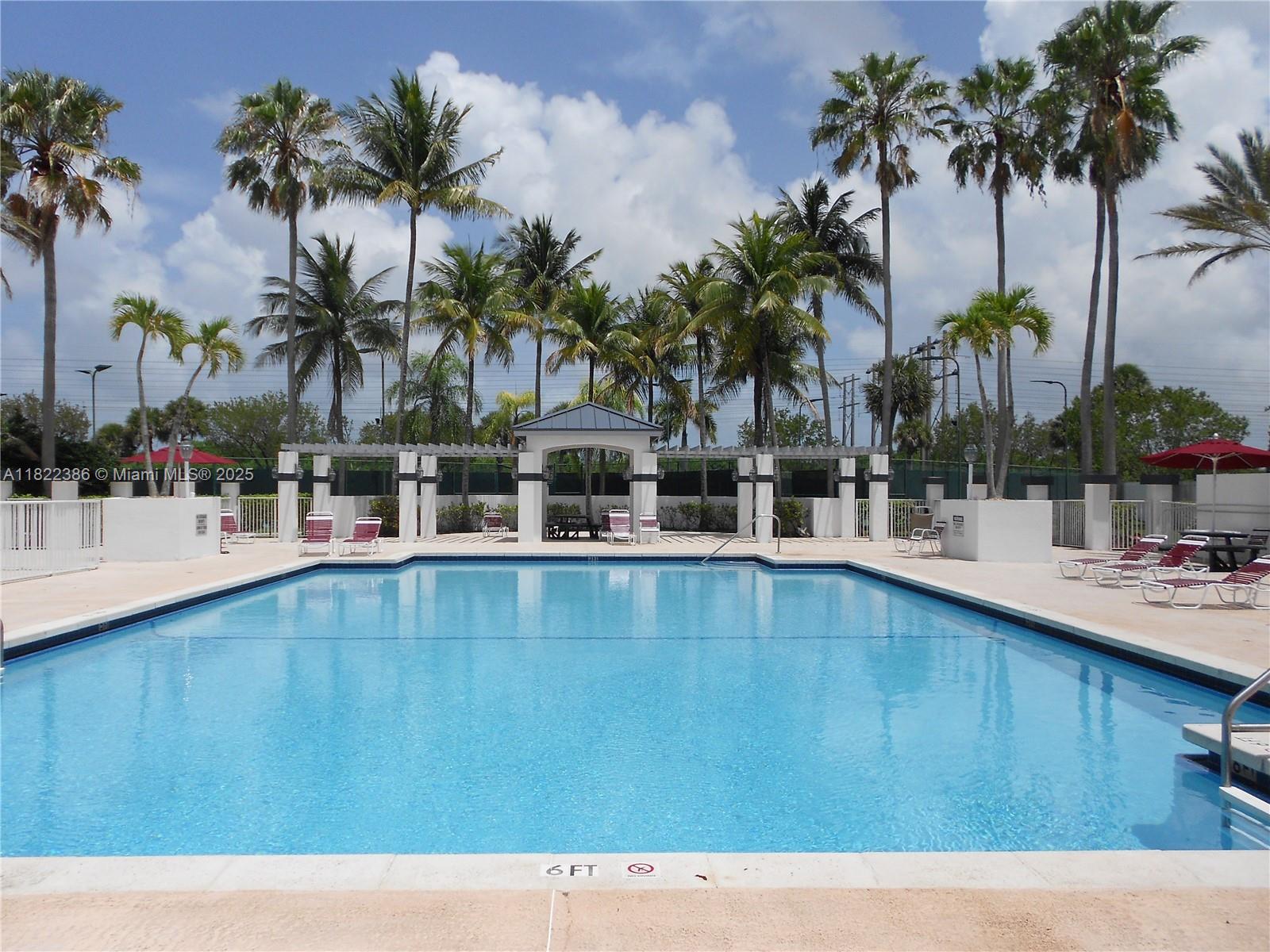 TWIN LAKE SHORES CENTRAL - Residential