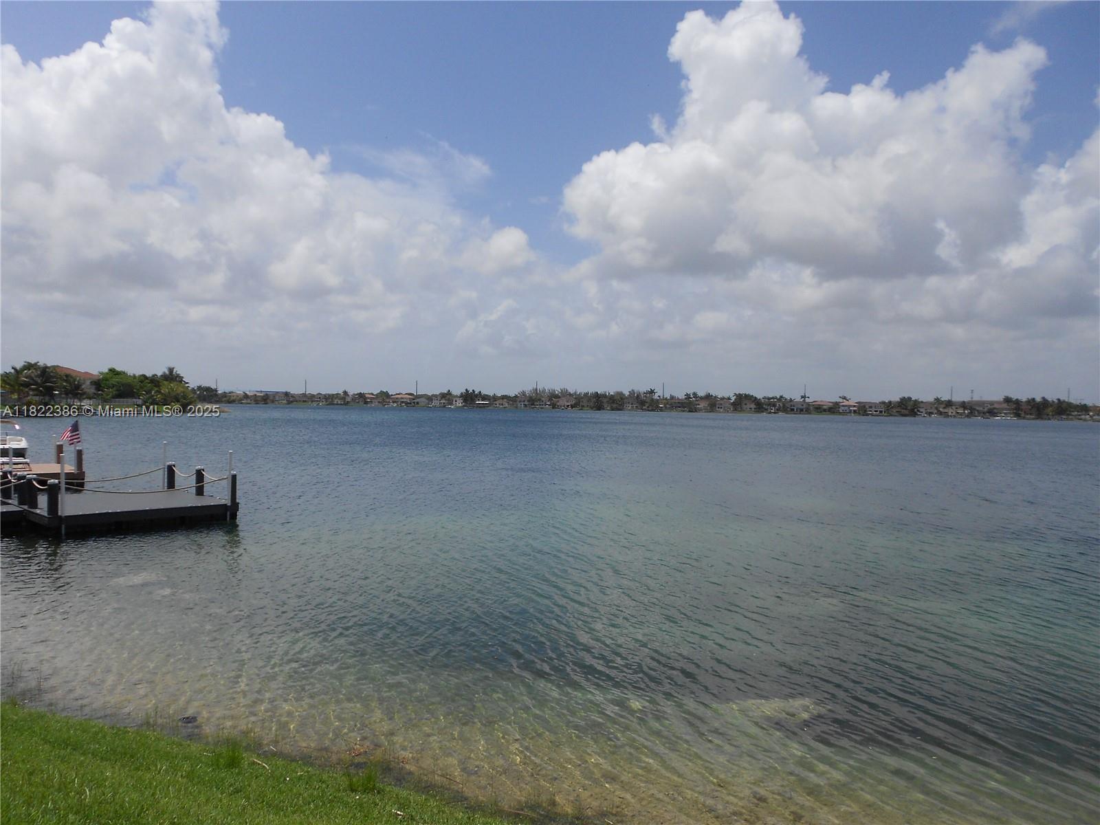 TWIN LAKE SHORES CENTRAL - Residential