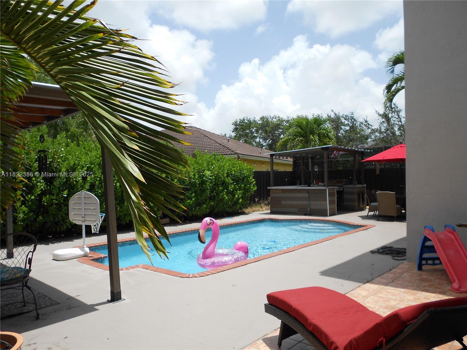 TWIN LAKE SHORES CENTRAL - Residential