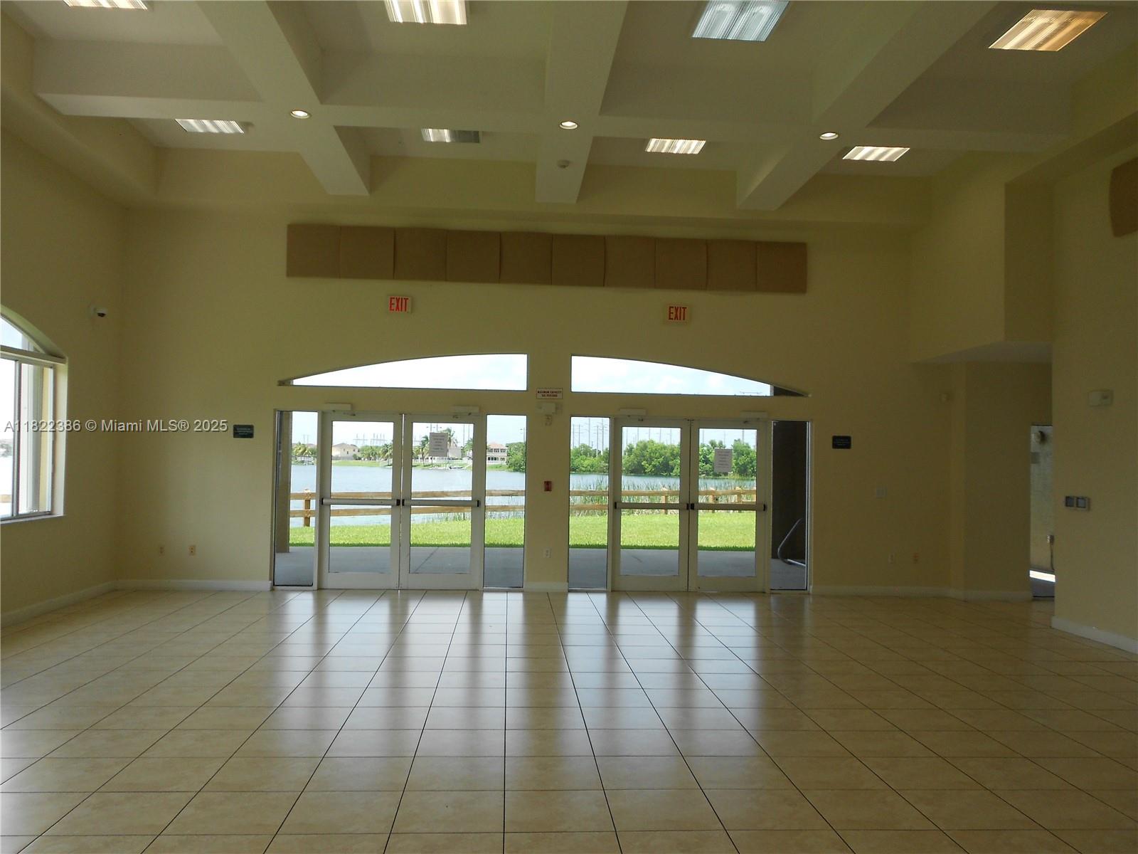 TWIN LAKE SHORES CENTRAL - Residential