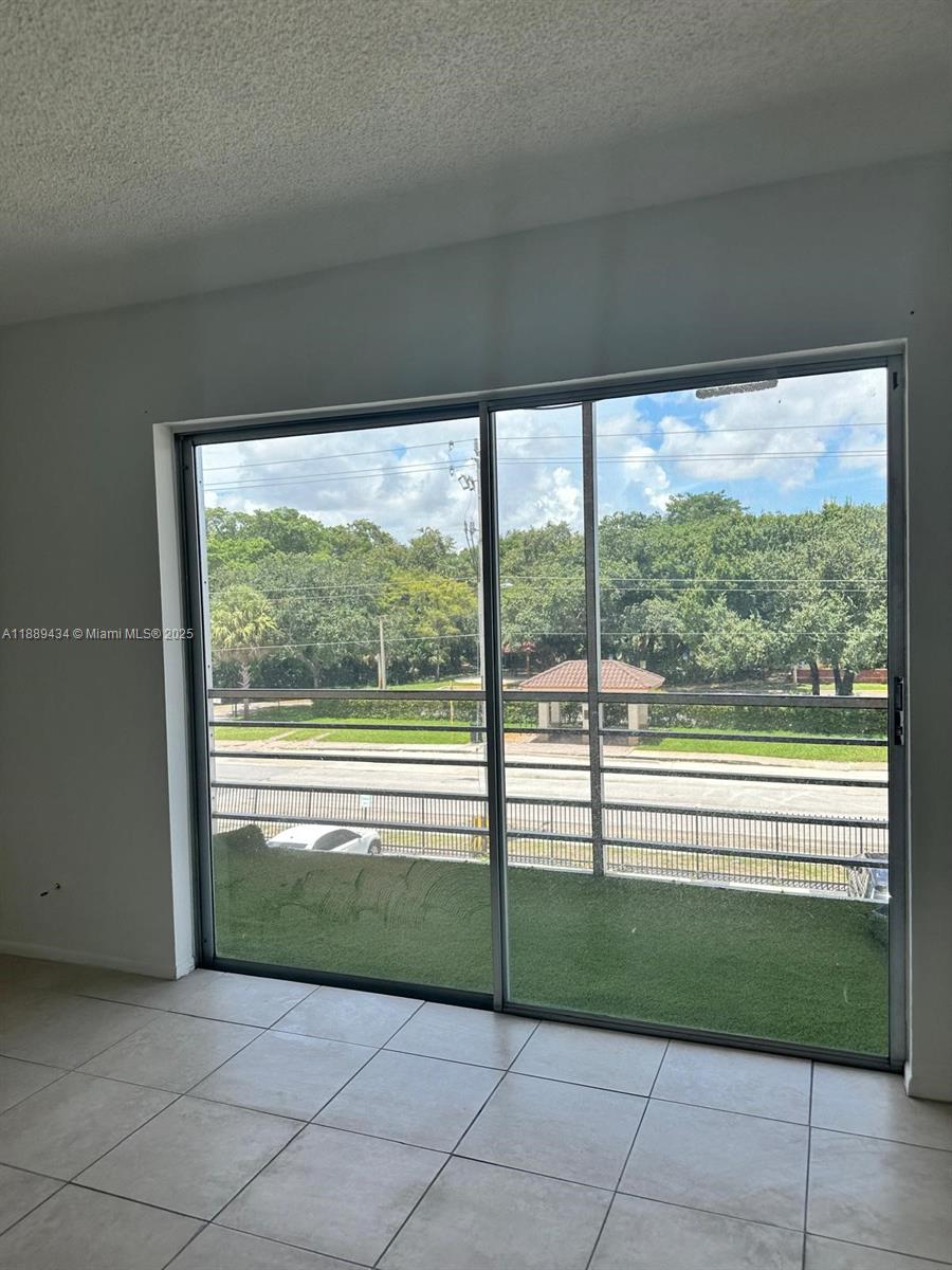 TOWN SQUARE CONDO - Residential Lease