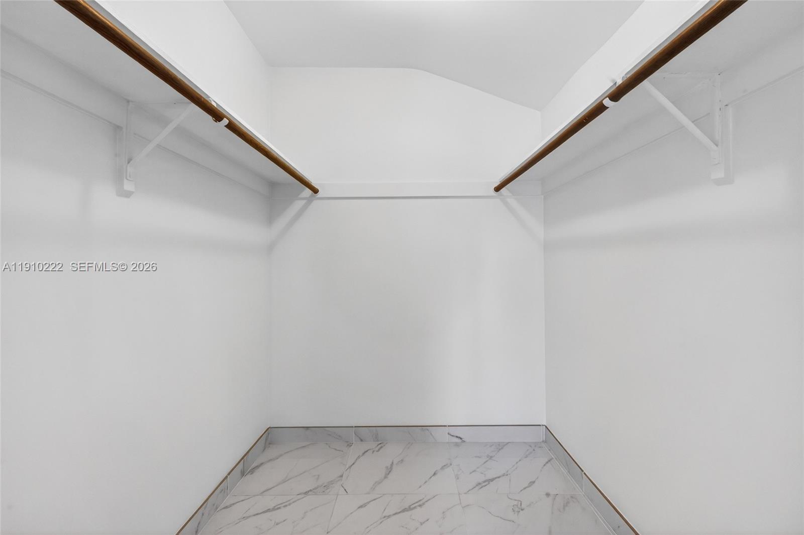 HILLSBORO SHORES SEC - Residential