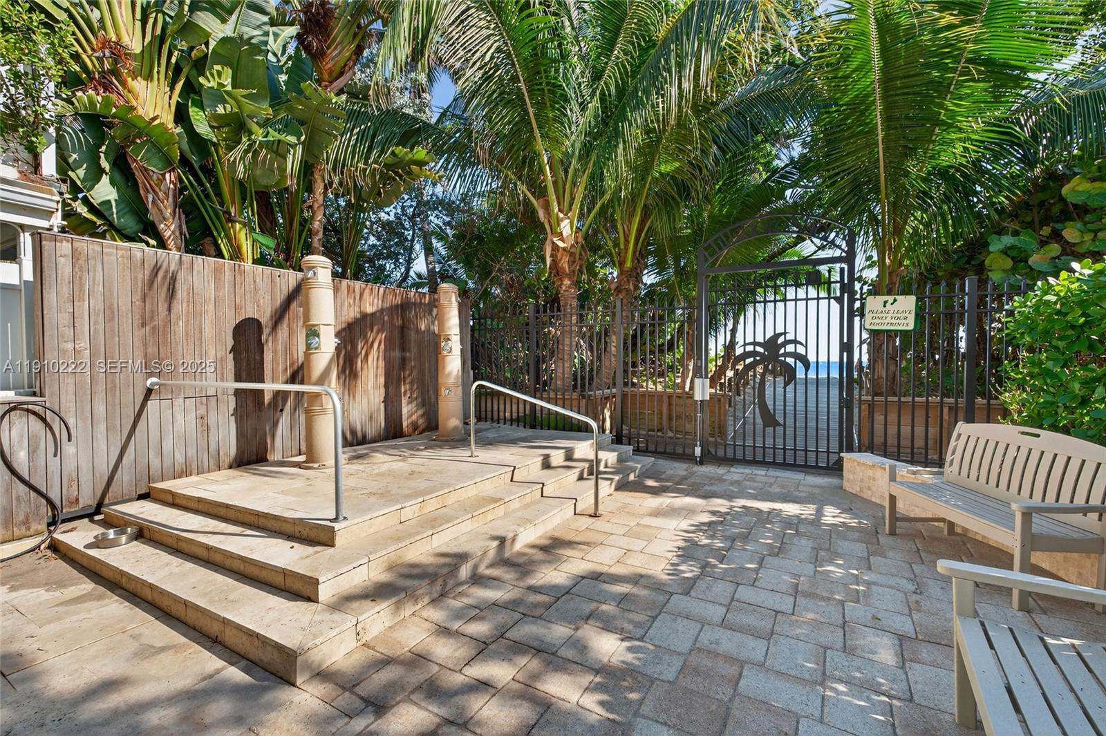 HILLSBORO SHORES SEC - Residential