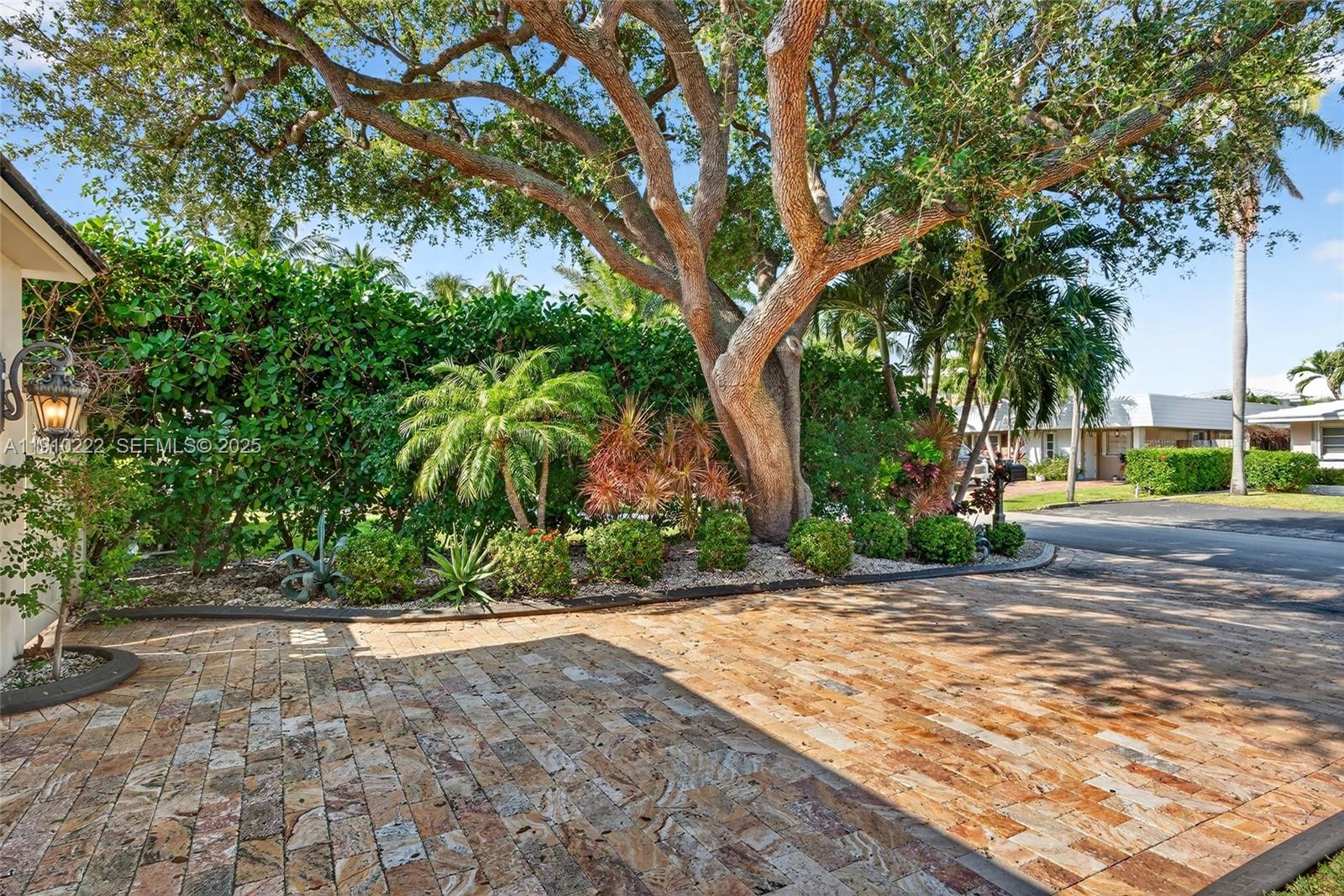 HILLSBORO SHORES SEC - Residential