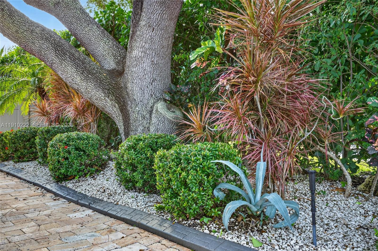 HILLSBORO SHORES SEC - Residential