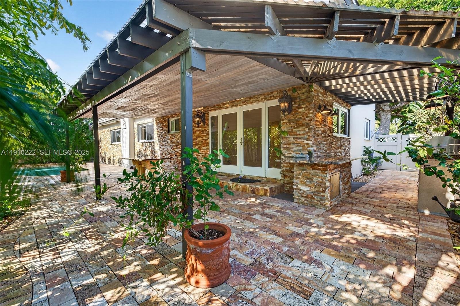 HILLSBORO SHORES SEC - Residential