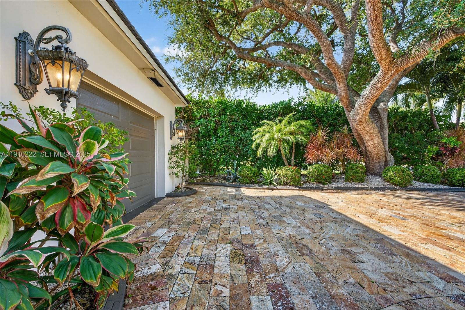 HILLSBORO SHORES SEC - Residential