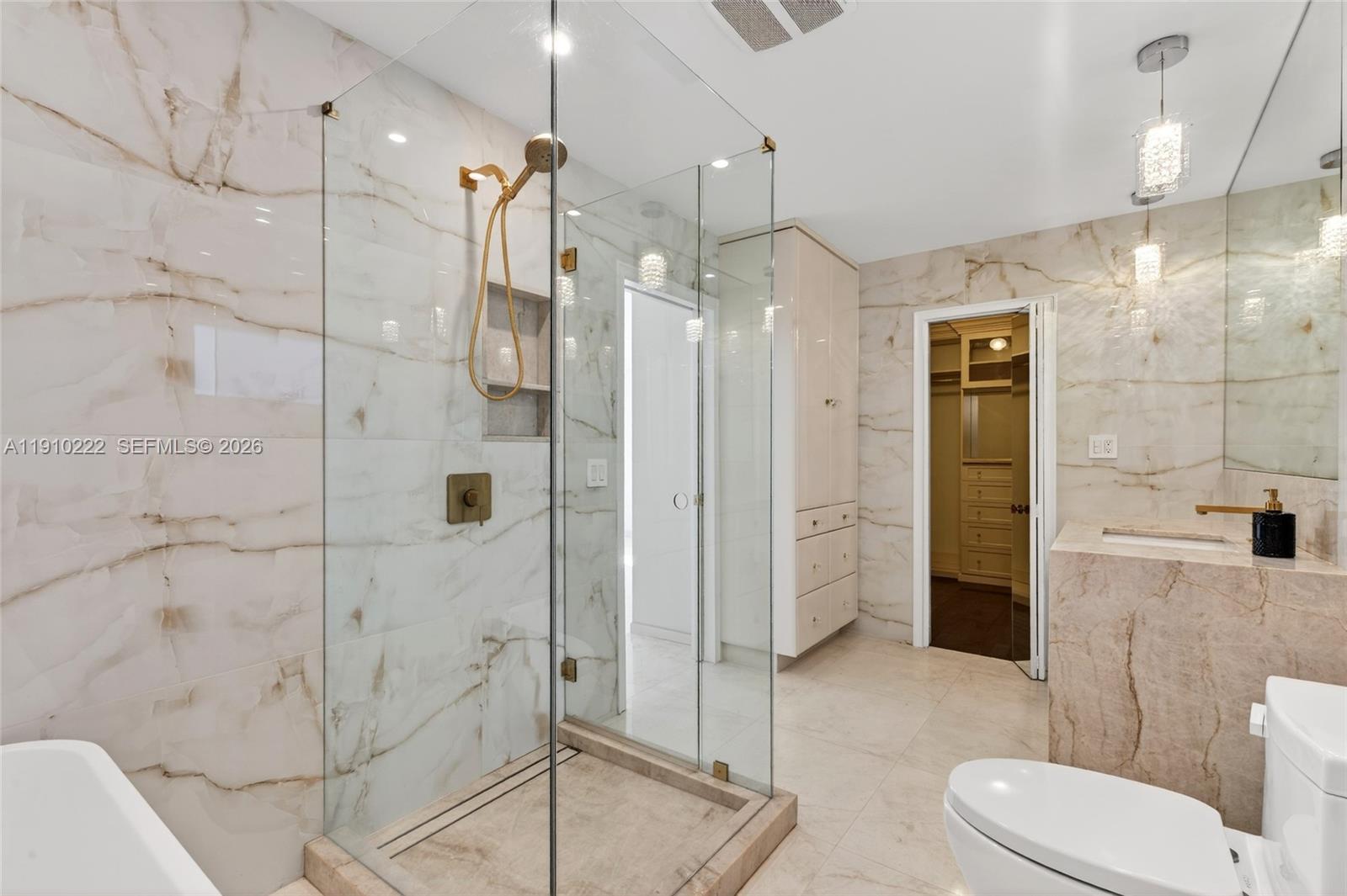 HILLSBORO SHORES SEC - Residential