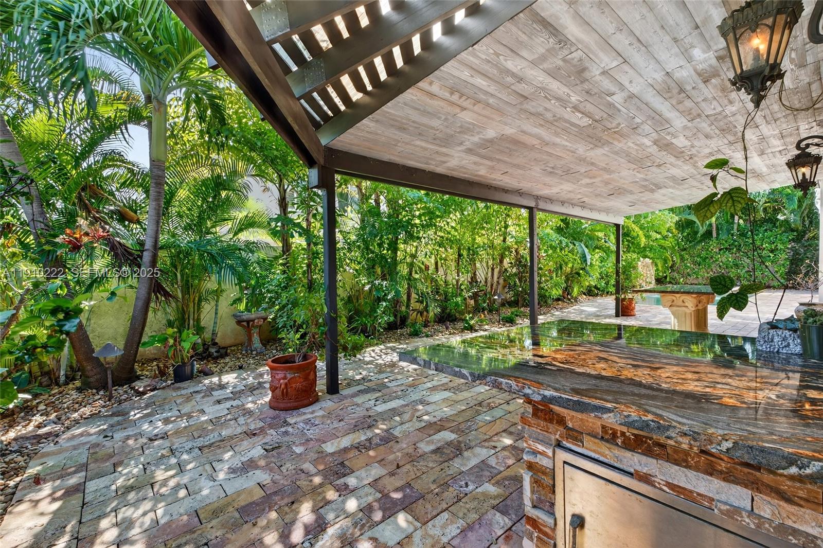 HILLSBORO SHORES SEC - Residential