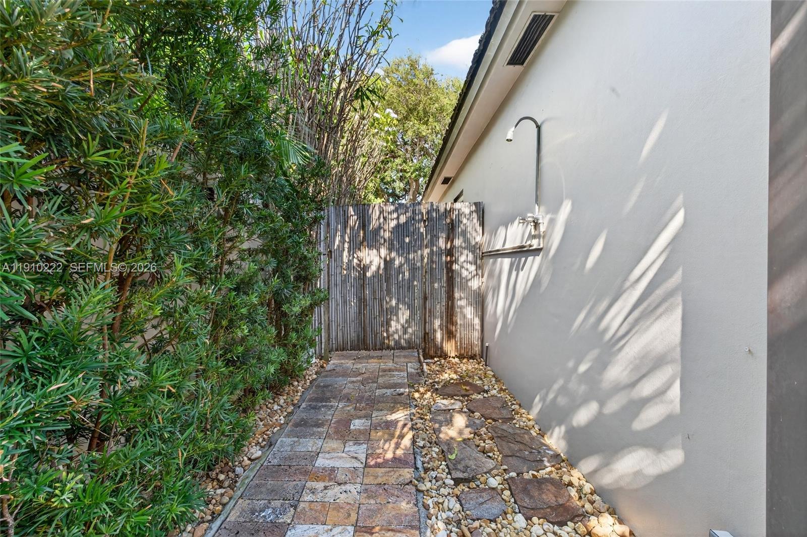 HILLSBORO SHORES SEC - Residential