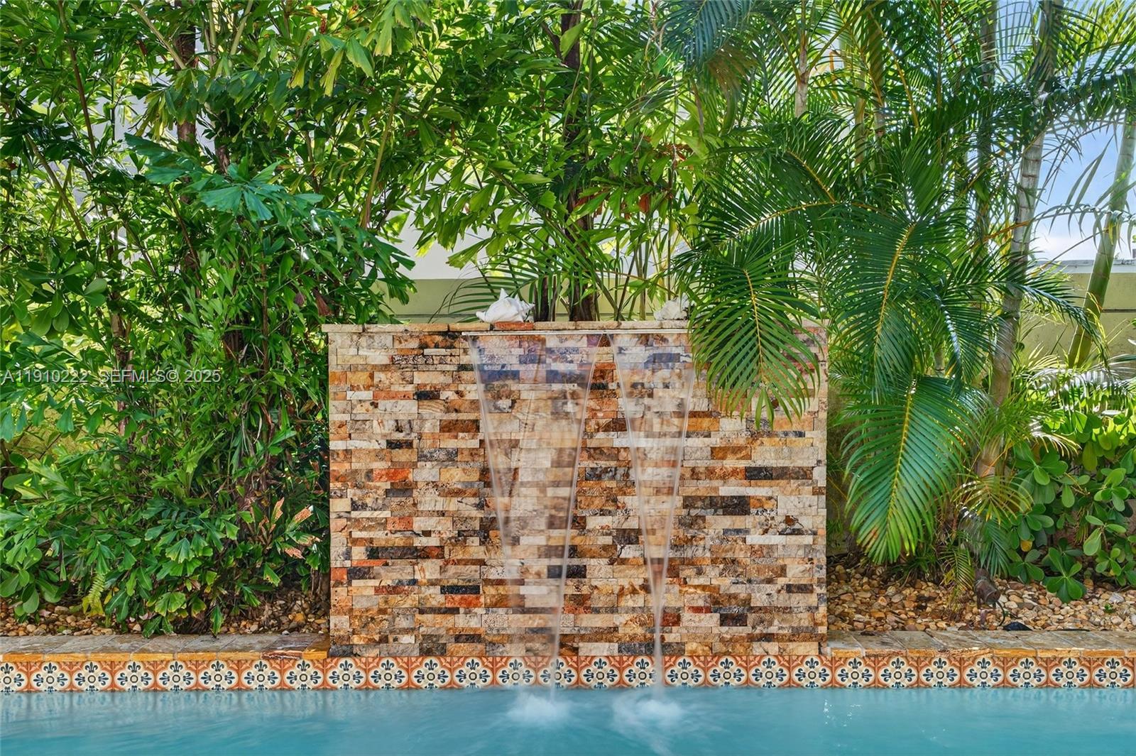 HILLSBORO SHORES SEC - Residential