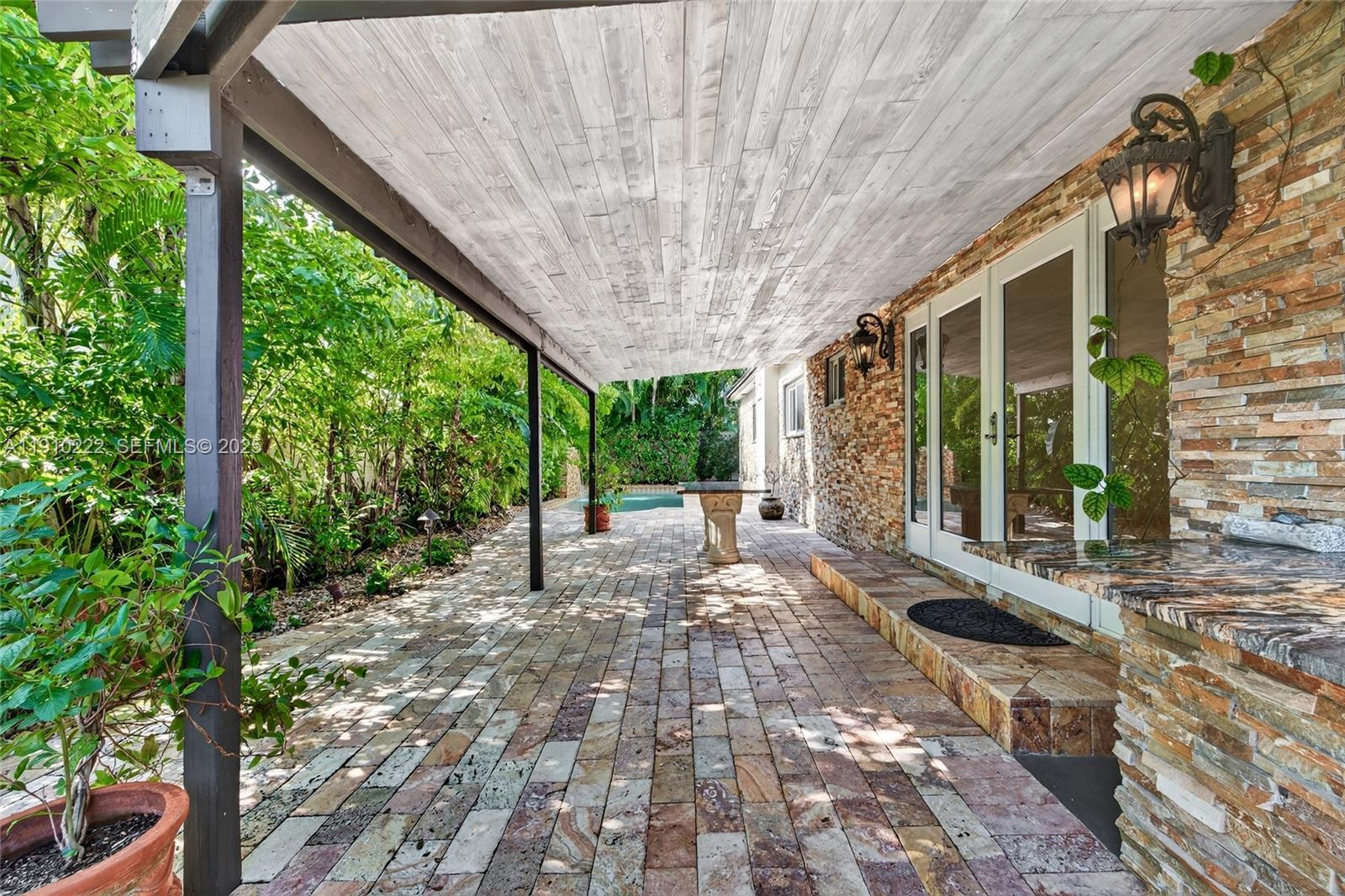 HILLSBORO SHORES SEC - Residential