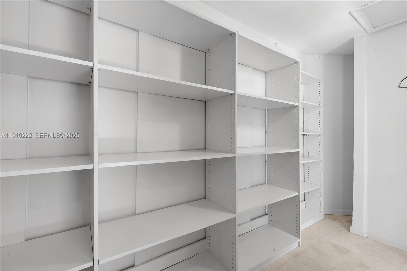 HILLSBORO SHORES SEC - Residential