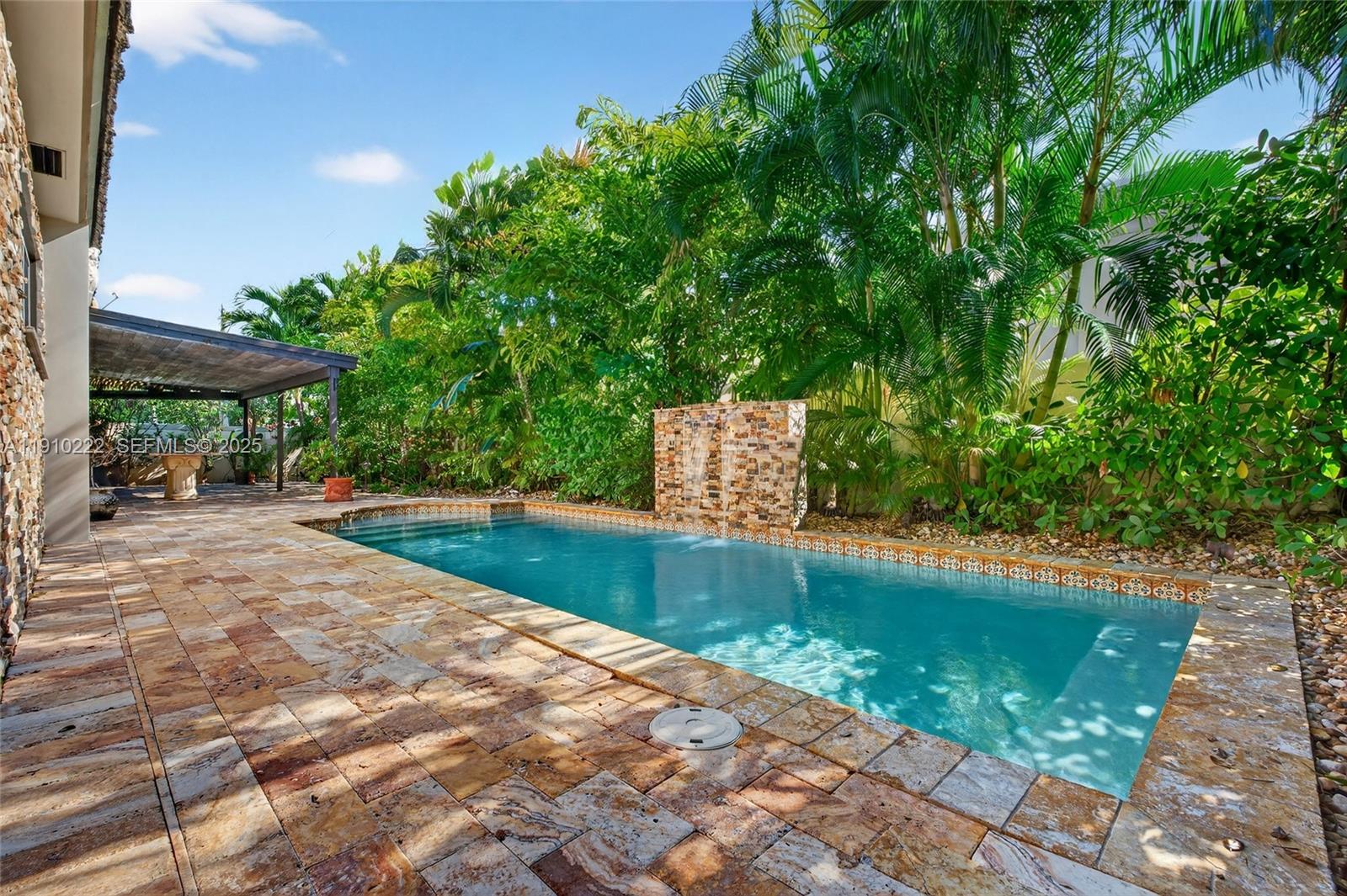 HILLSBORO SHORES SEC - Residential