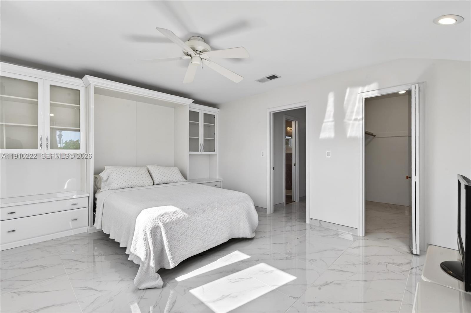 HILLSBORO SHORES SEC - Residential