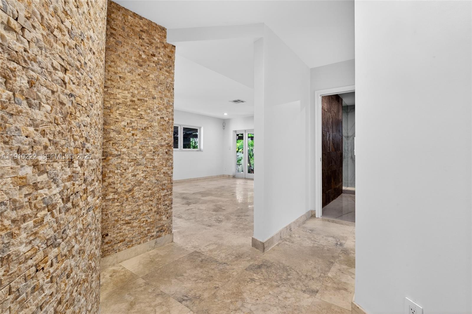 HILLSBORO SHORES SEC - Residential