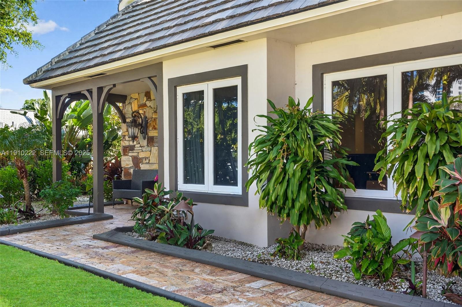 HILLSBORO SHORES SEC - Residential