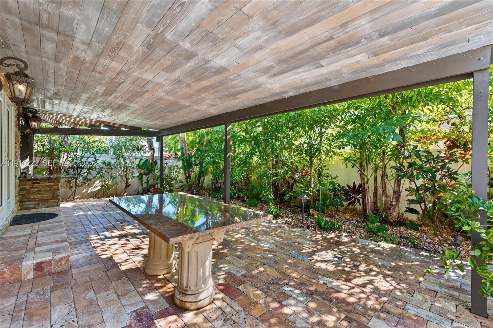 HILLSBORO SHORES SEC - Residential