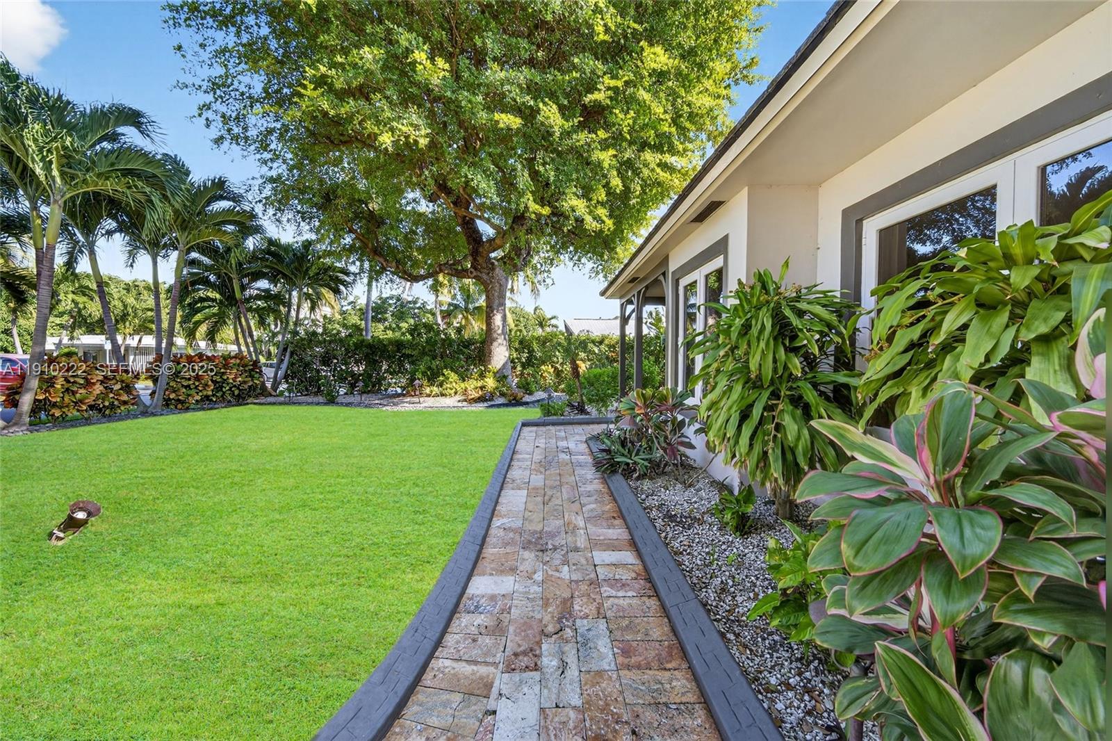 HILLSBORO SHORES SEC - Residential