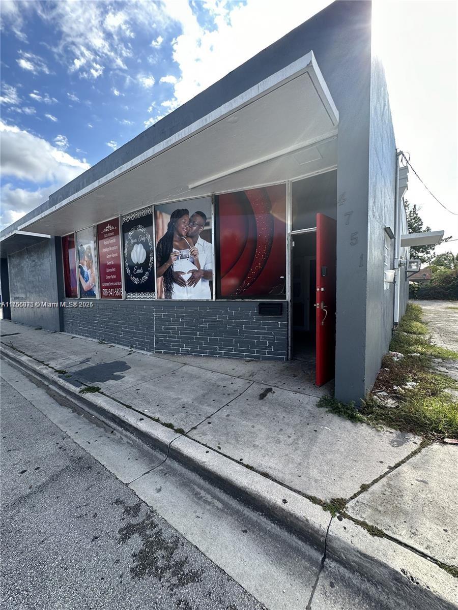 4751 NW 17th Ave