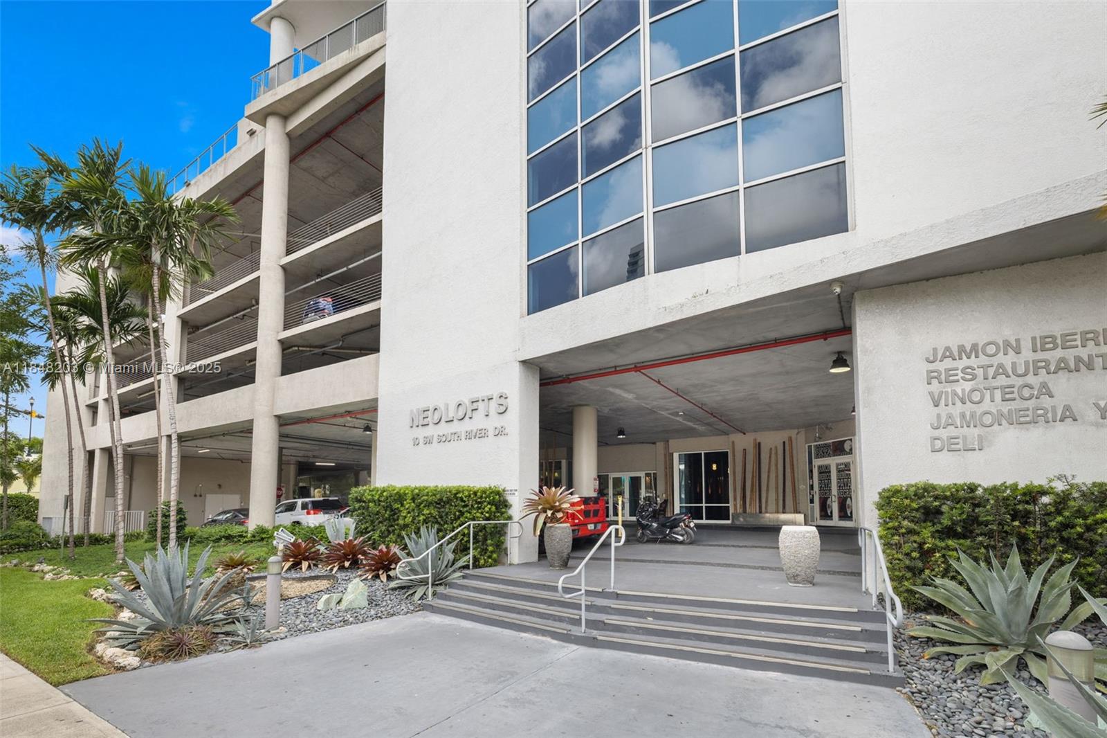 NEO CONDO - Residential