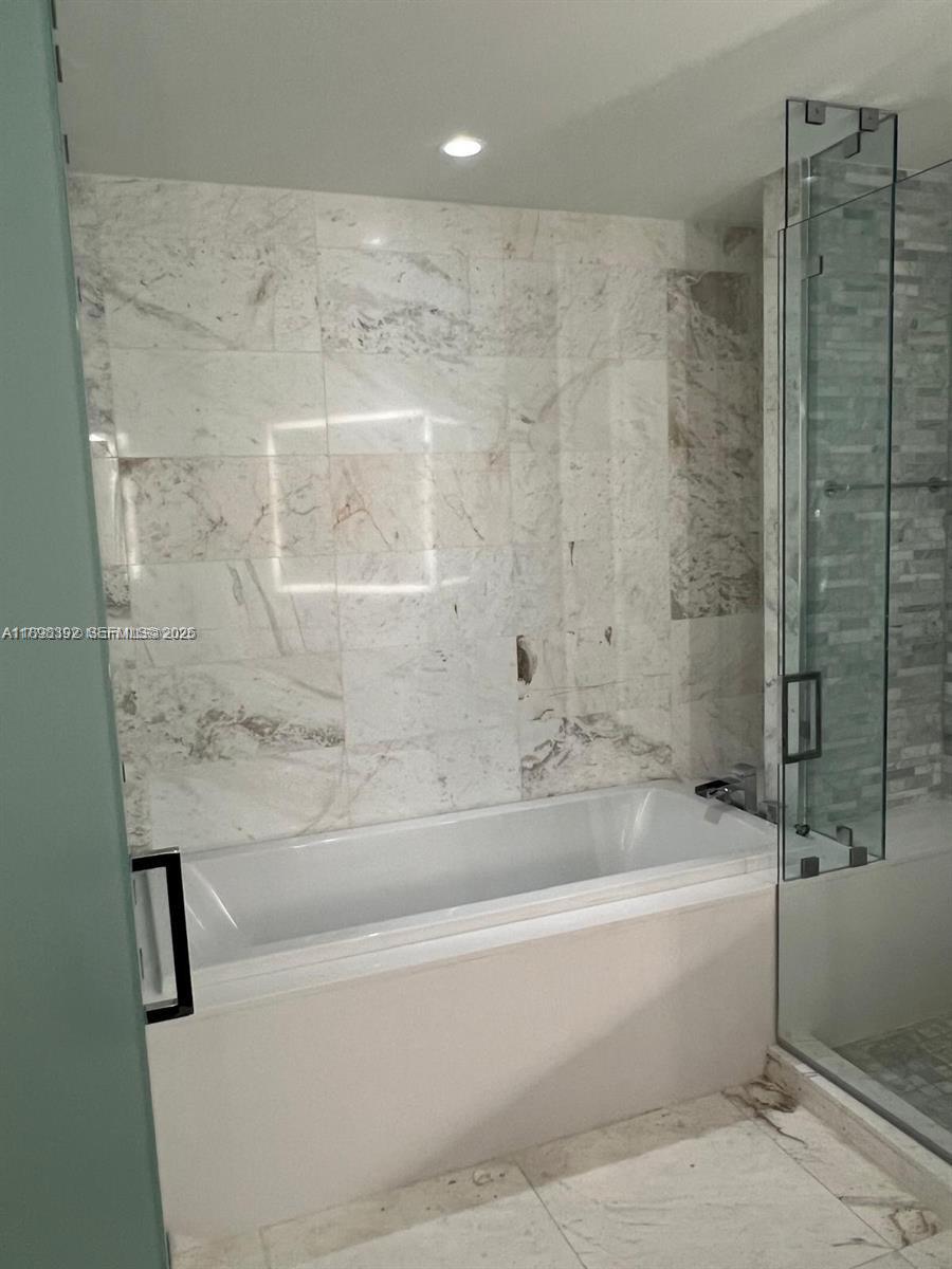 PARAMOUNT MIAMI WORLDCENT - Residential