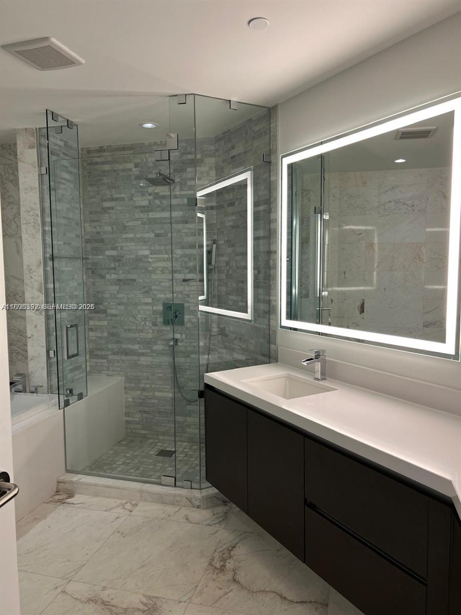 PARAMOUNT MIAMI WORLDCENT - Residential