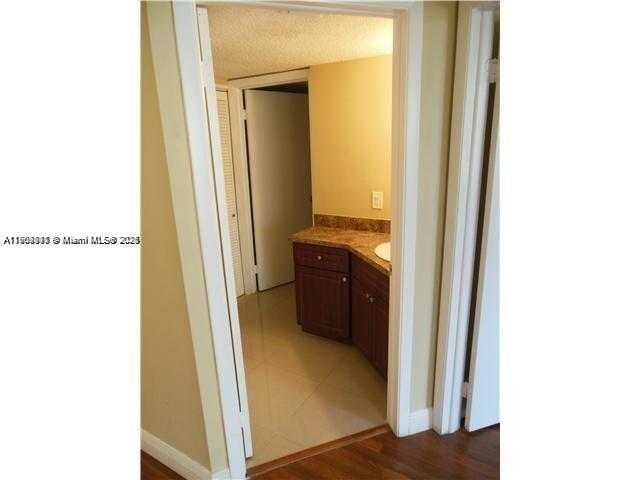 VERABELLA FALLS CONDO - Residential Lease